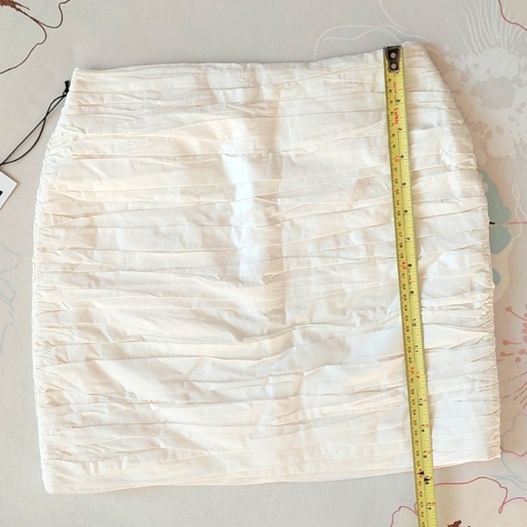New LPA white mini pleated skirt - Picture 6 of 9